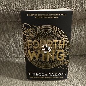 Fourth Wing by Rebecca Yarros Book